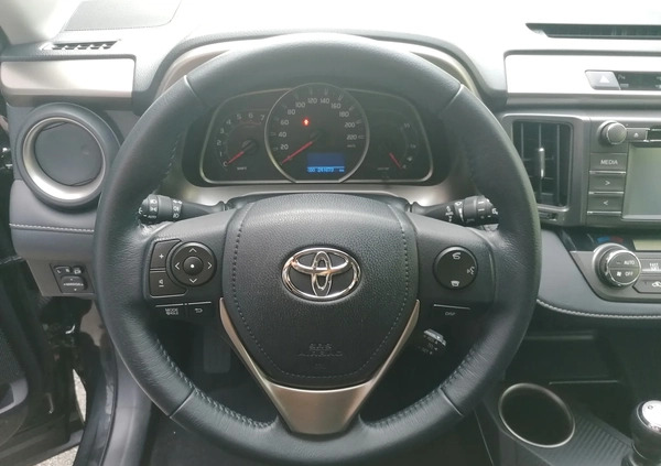 Toyota RAV4 cena 61800 przebieg: 241000, rok produkcji 2014 z Brodnica małe 326
